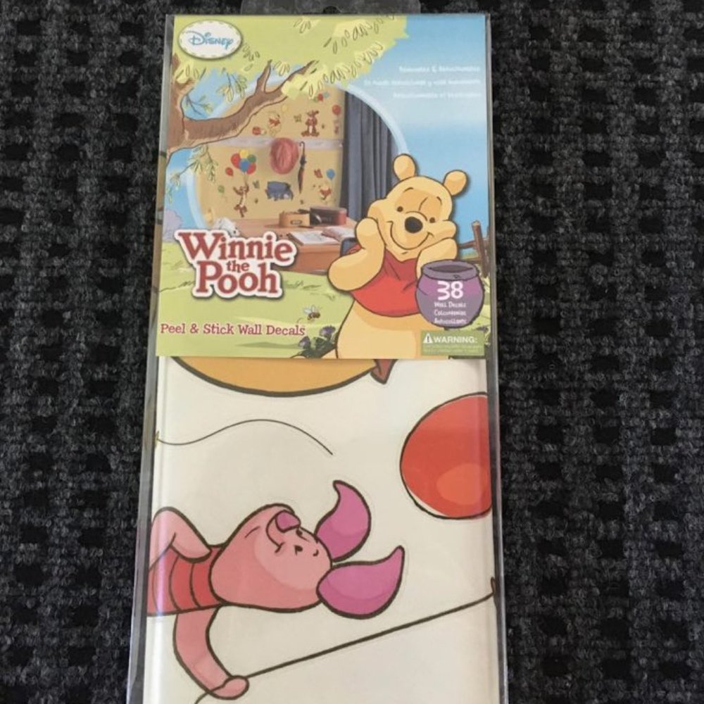 RoomMates Pooh Peel and Stick Wall Decals